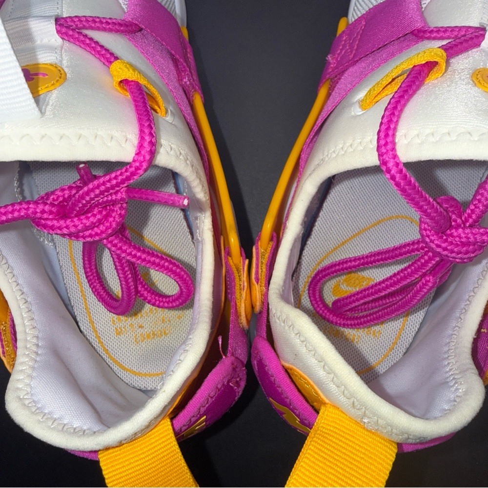 Size 8.5 - Nike Air Huarache City Low White Fuschia Wmns, Clean, With Box, Great - Picture 4 of 10